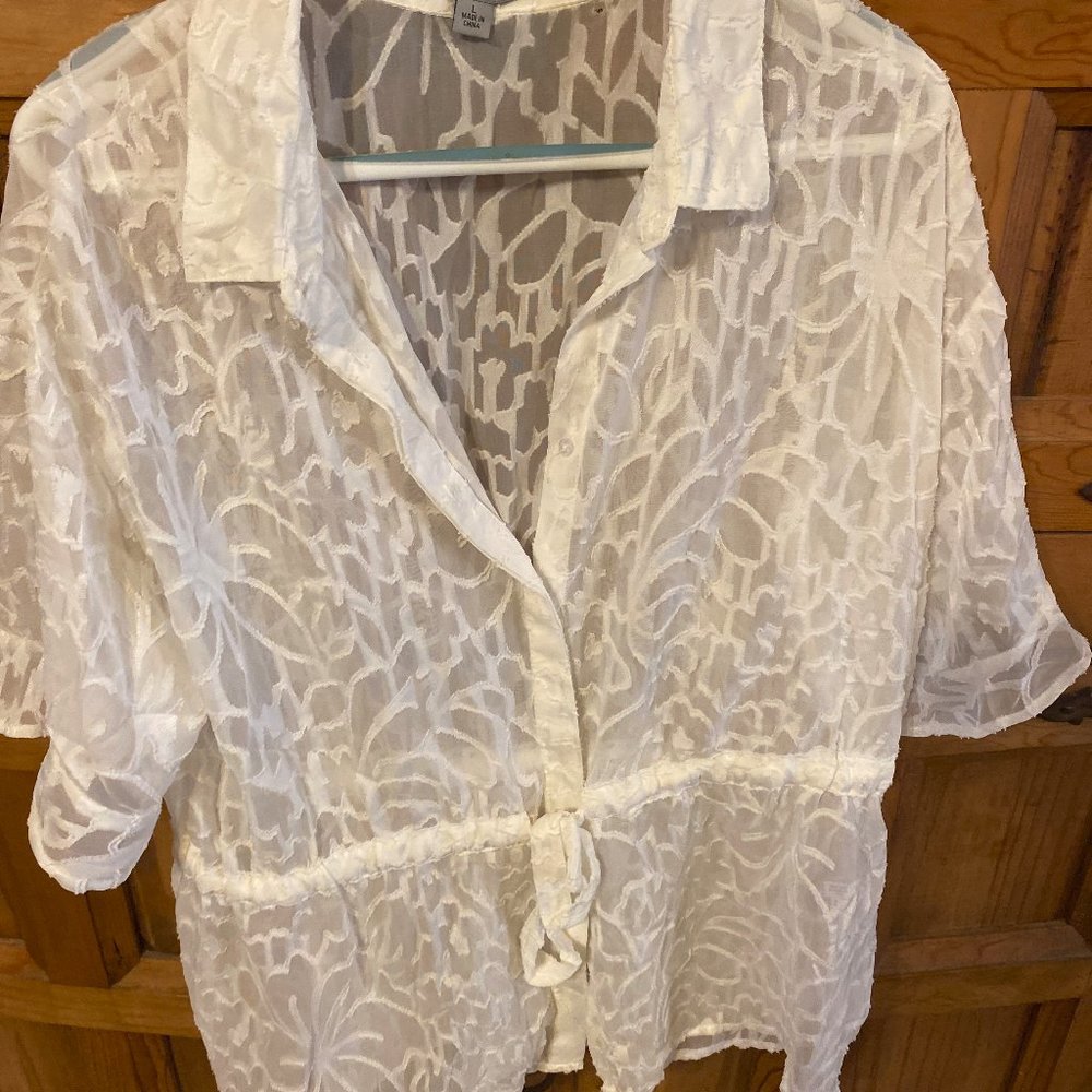 Button up silky shirt (white) with pull ribbon to cinch center